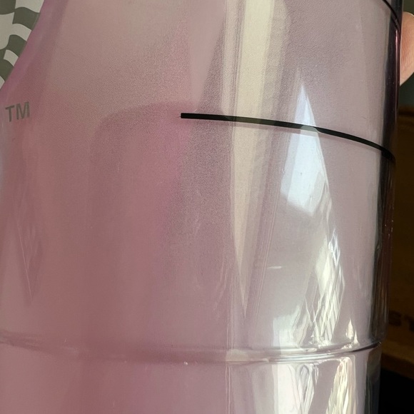 HTF NWT Starbucks Korea 2017 Summer Strawberry Cold Cup.473mL - Picture 5 of 6